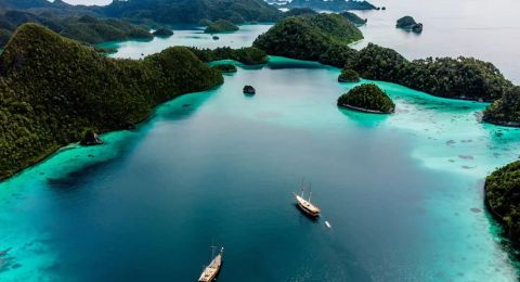 Best Seasons for Indonesian Archipelago Cruises: Explore Indonesia’s Tropical Paradise