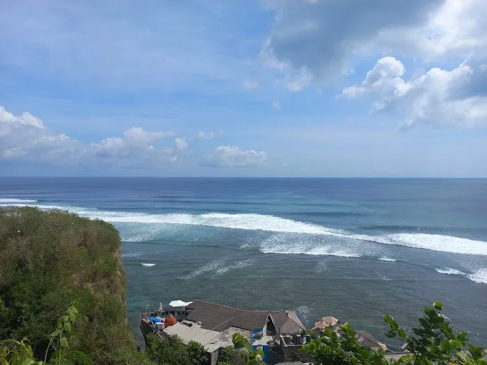 Pantai Blue Point 0