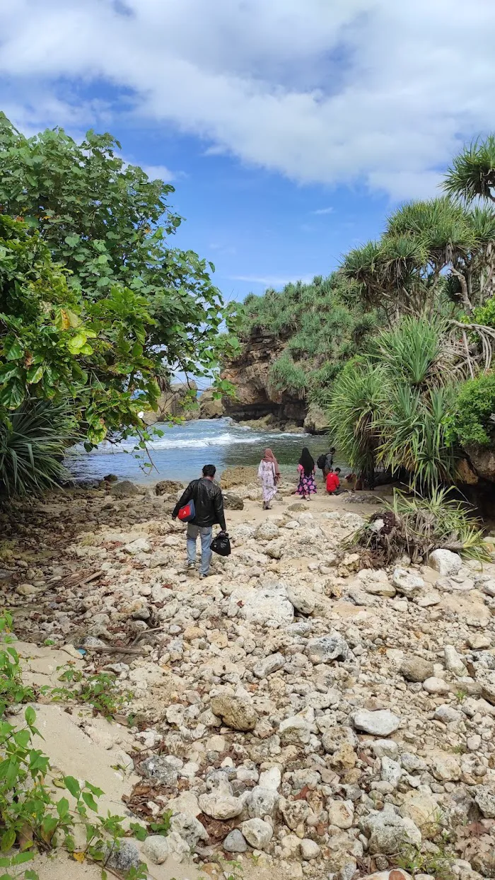 Dadap Ayam Beach 7