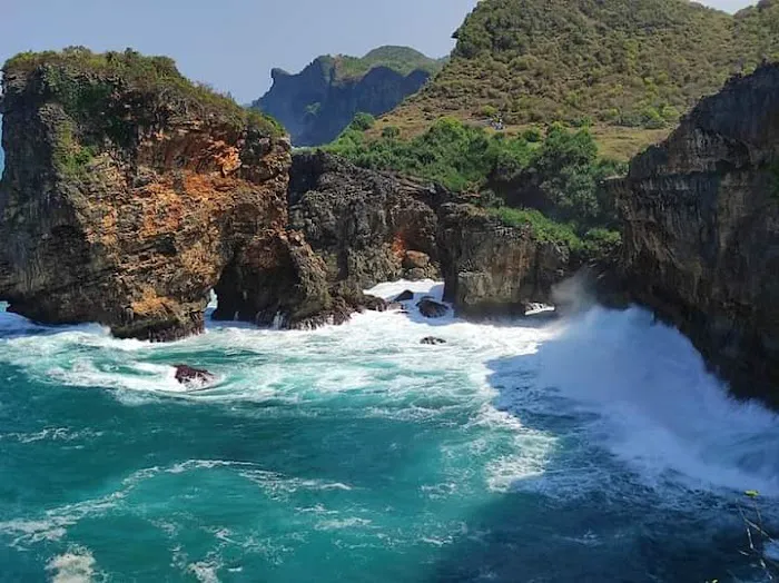 Pantai TEBING Ngungap 4