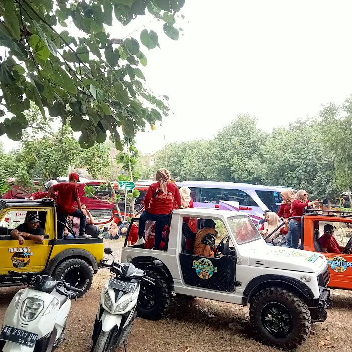 Jeep Wisata Pantai Sundak 2