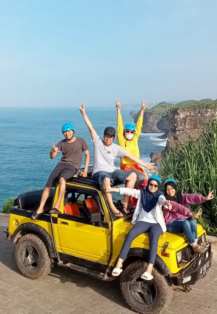 Jeep Wisata Pantai Sundak 3