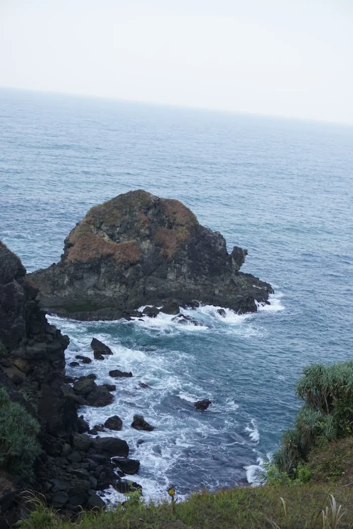 Lampu Suar Pantai Wediombo 4