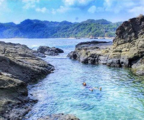 Lampu Suar Pantai Wediombo