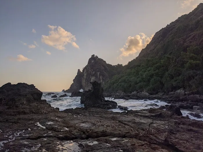 Pantai Watu Bolong 4