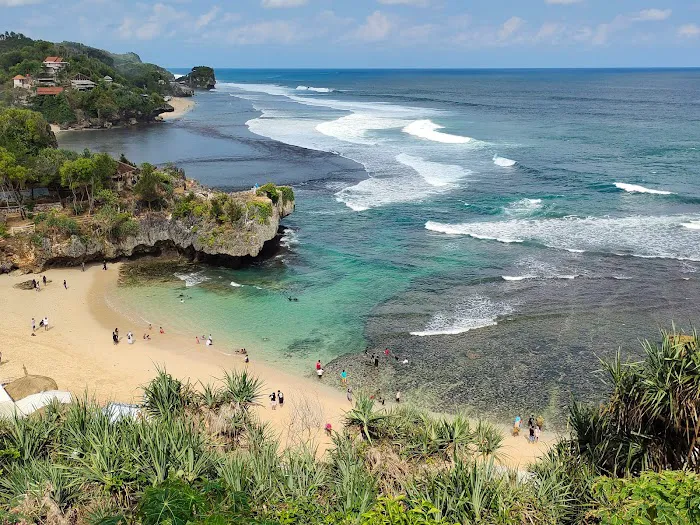 Pantai Ngandong 4