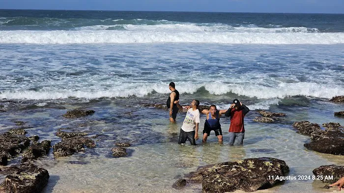 Pantai Trenggole 4