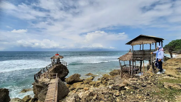 Pantai Goa Watulawang (Tepus) 4