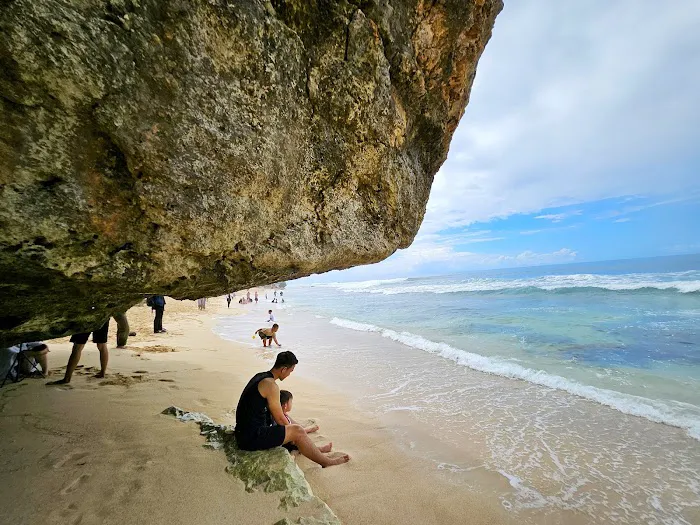 Pantai Goa Watulawang (Tepus) 3