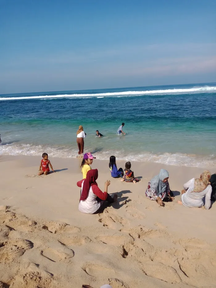 Pantai Sadranan 2