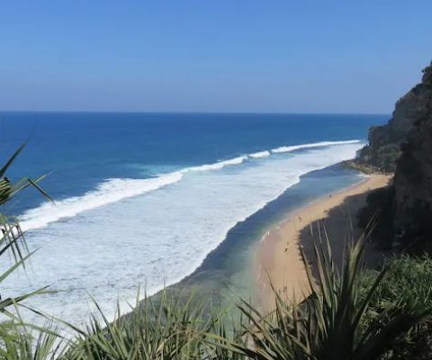 Watunene Beach