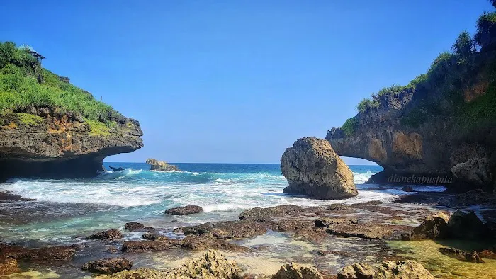 Pantai Nglimun 0