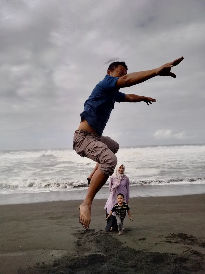 Pantai Roro Inten Pagak Ngombol 3