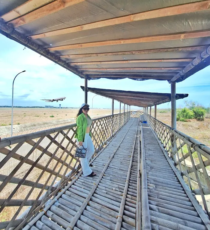 Gardu Pandang Tempat Foto Bandara+Pesawat 4