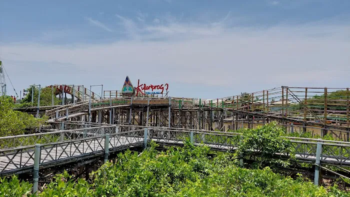 Pasir Kadilangu Beach 4
