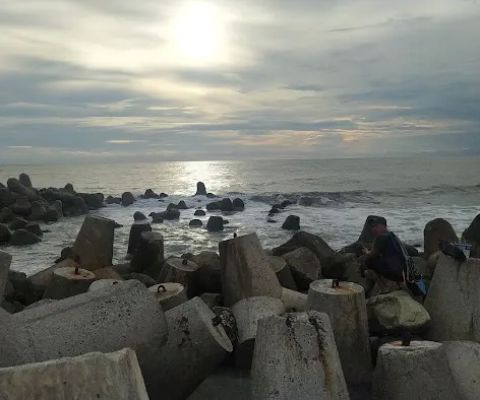 Pemecah Ombak Pantai Glagah