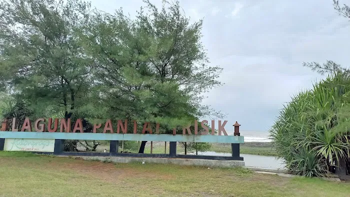 LAGUNA PANTAI TRISIK 4