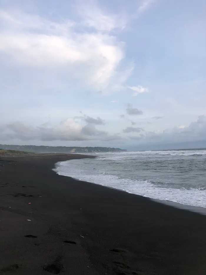 Pantai Plengkung 1