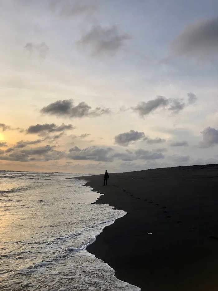 Pantai Plengkung 2