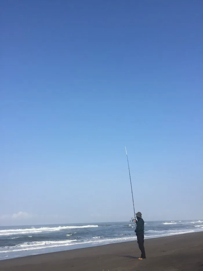 Pantai Plengkung 5