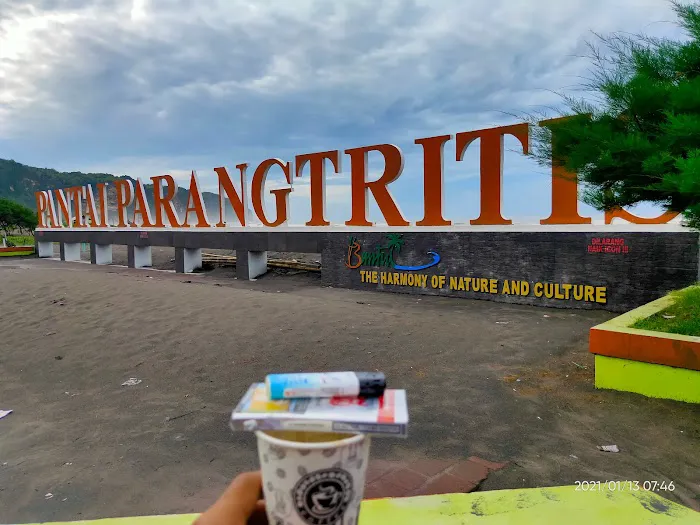 Pantai Parangtritis Baru 6