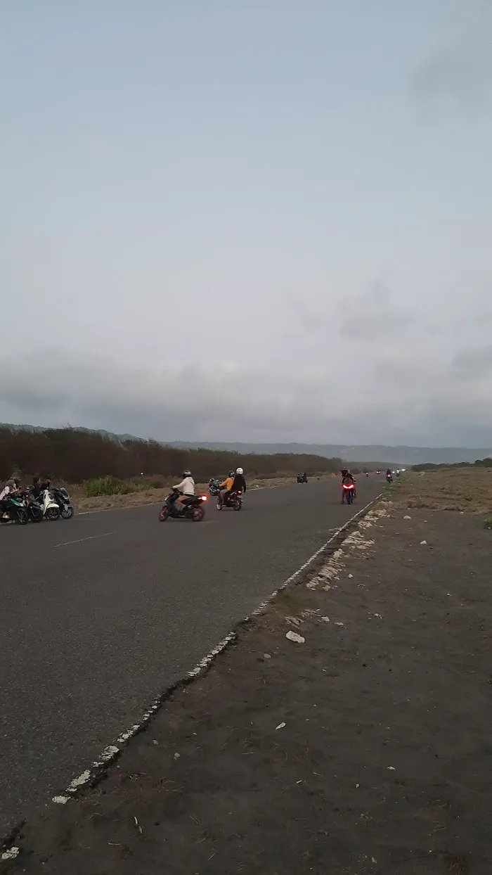 Pantai Nggrani 5