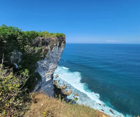 Karang Boma Cliff