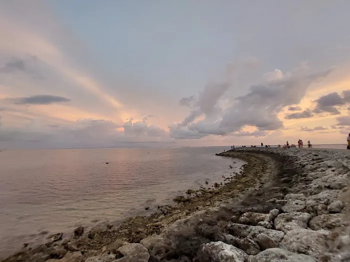 Teluk pantai geger 1