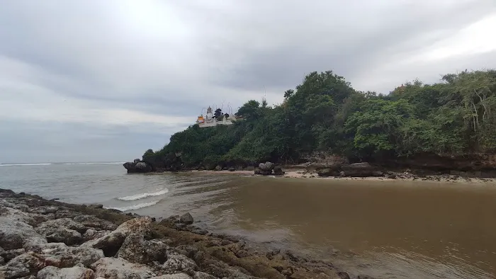 Teluk pantai geger 0