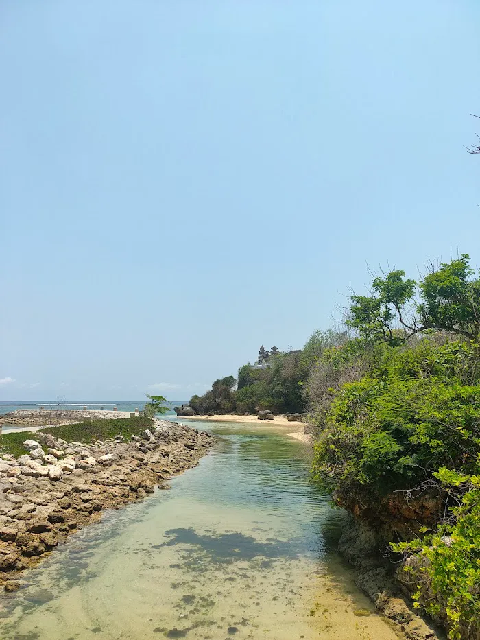 Teluk pantai geger 8