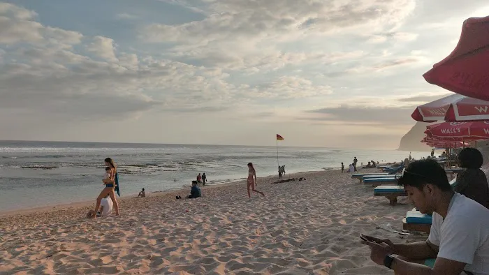 In der Nähe von Melasti Beach 1