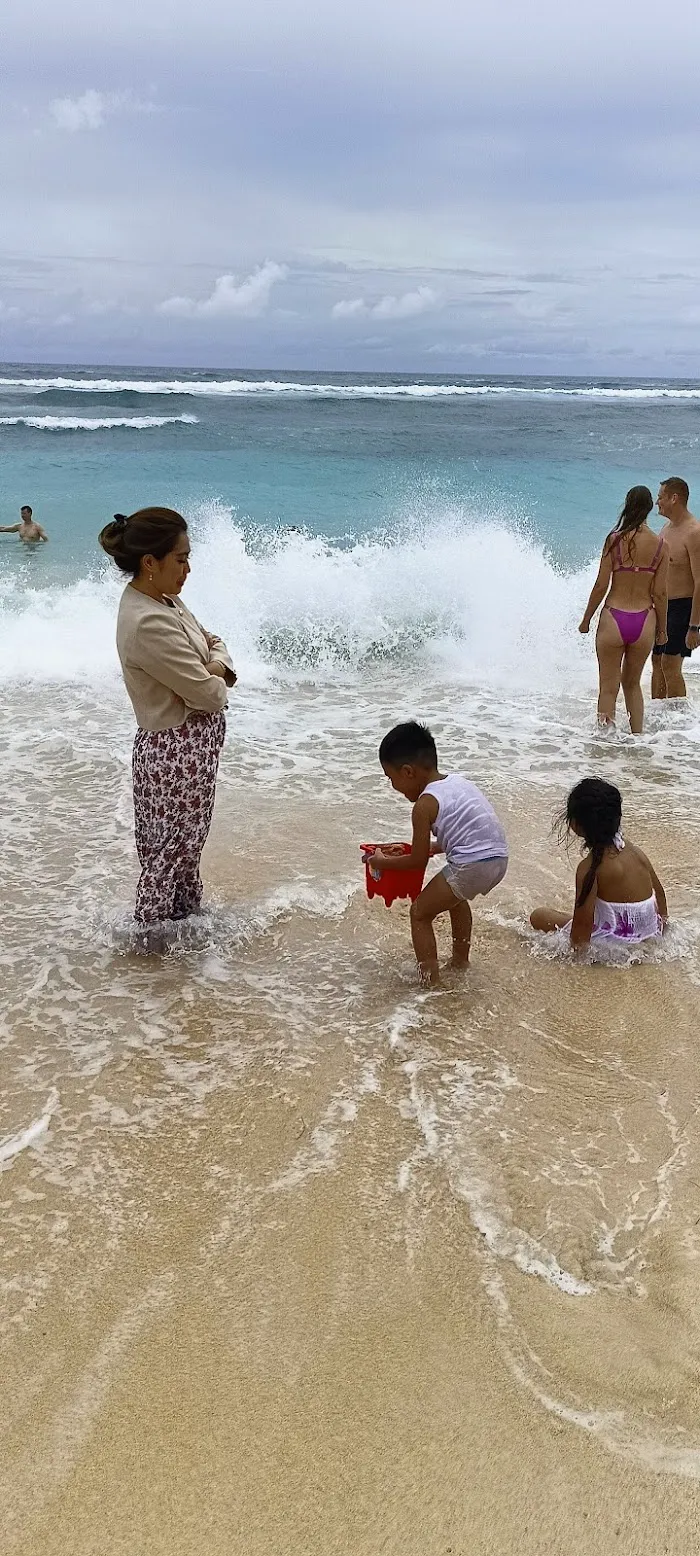 In der Nähe von Melasti Beach 7