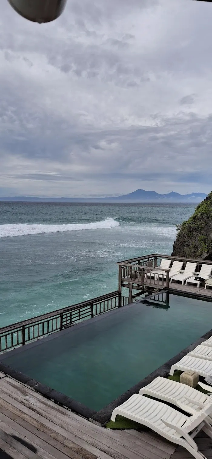 Uluwatu Beach 3