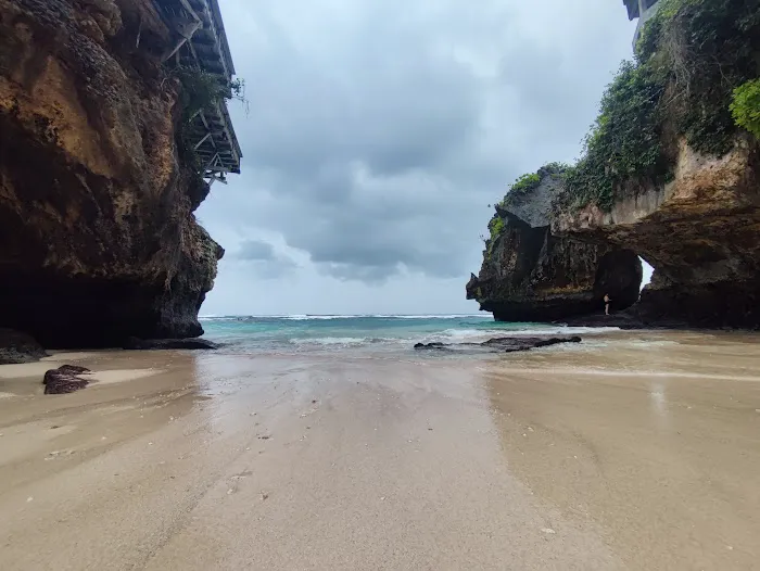 Uluwatu Beach 7