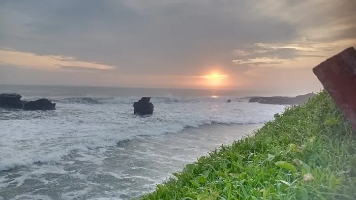 Pantai Pakendungan 1