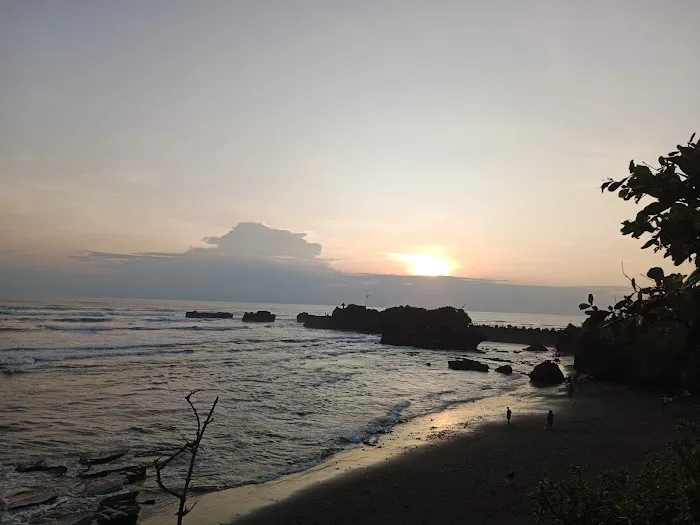 Pesisir pantai cemangi 1