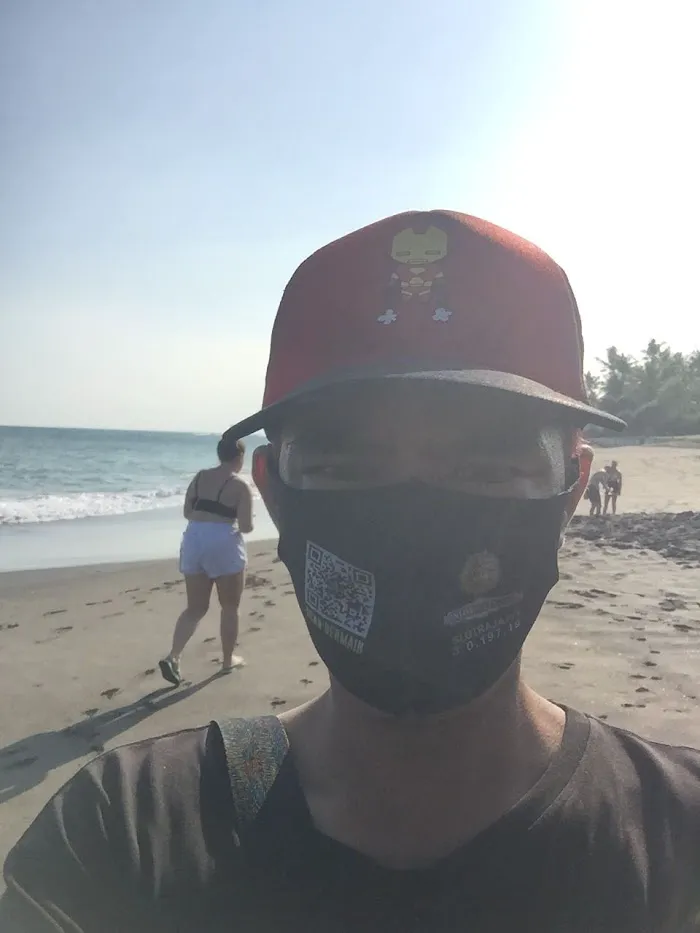 Pesisir pantai cemangi 8