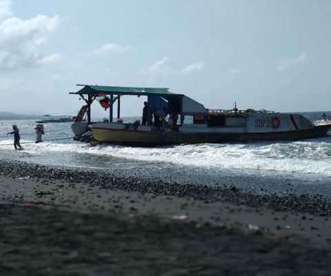 Pantai Monggalan