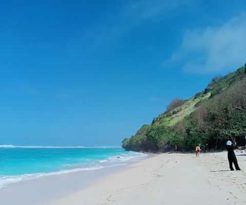 Gunung Payung Beach