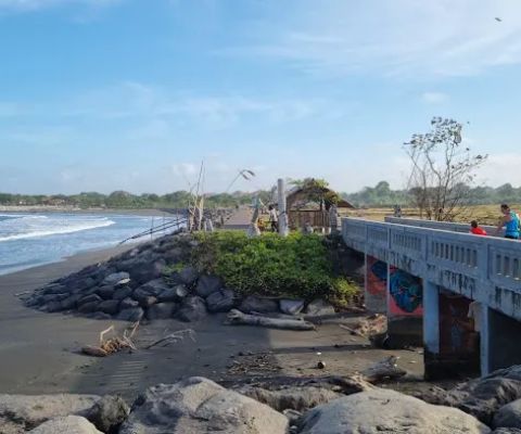 Belatri Beach kesiman,DesaKesiman petilan