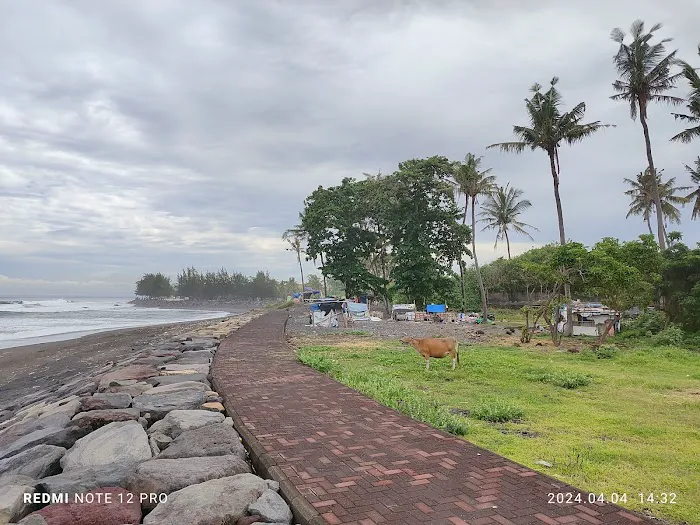 Pantai Padang Legi 4