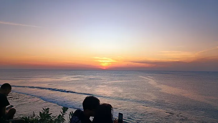 Tebing Pantai Balangan 0