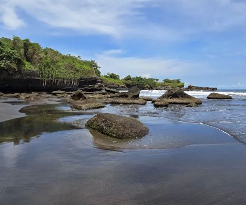 Mejan Beach