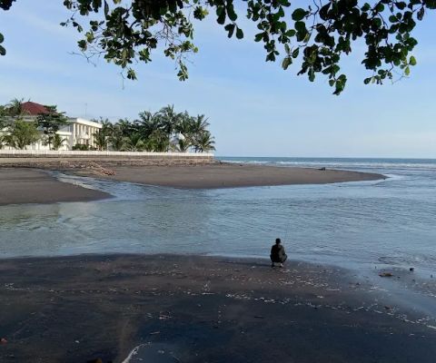 Abian Kapas Beach