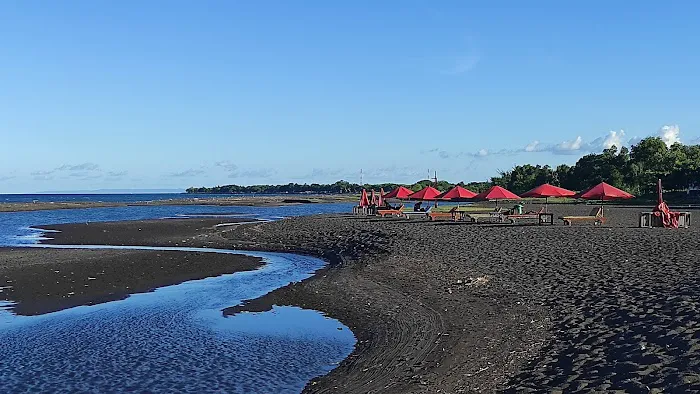 Panorama Pantai Boom Banyuwangi 0