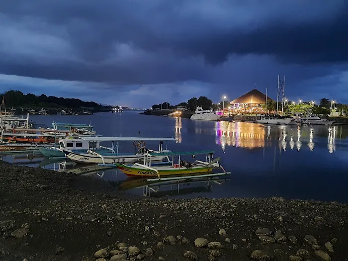 Jembatan Wisata Pantai Boom 0