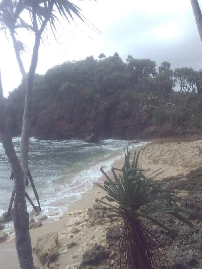 Watu Ngebros Beach 0