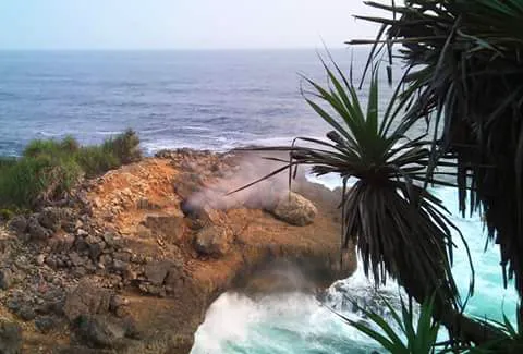 Watu Ngebros Beach 6