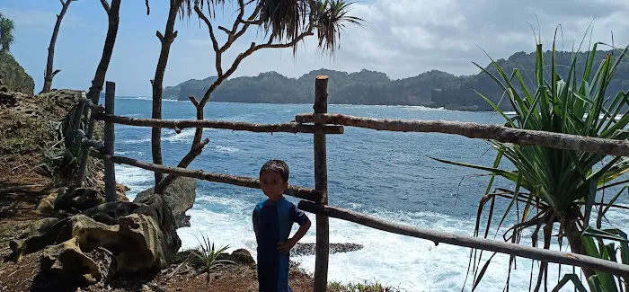 Watu Ngebros Beach 8