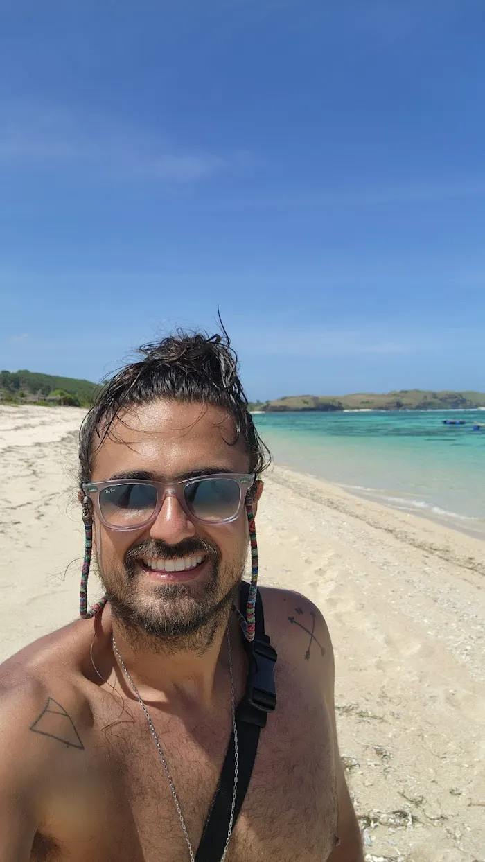 Pantai Seger Lombok 4